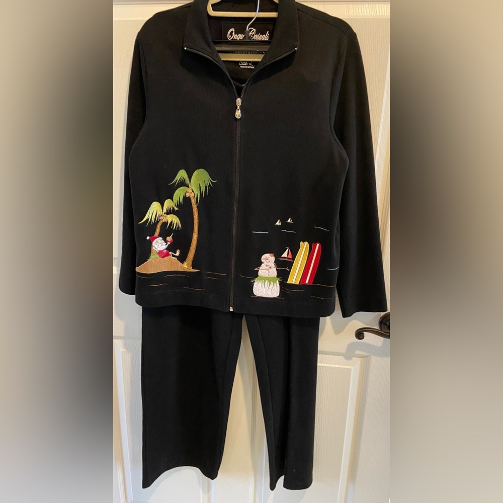 Black 2piece jacket/pants Winter print